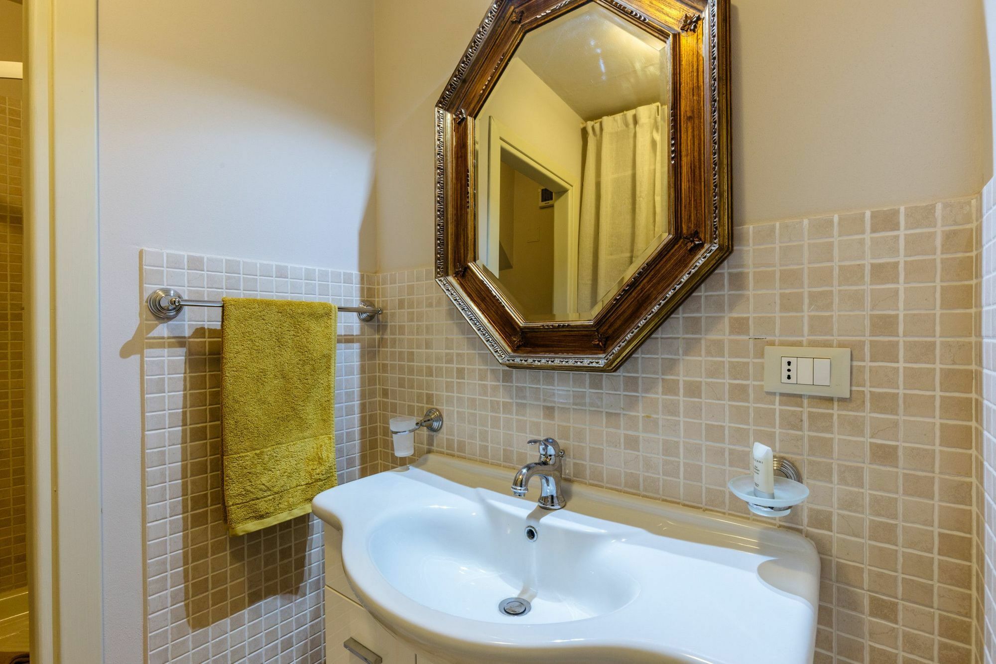 Sant'Elia Prestige Apartment With Balcony Palermo Bagian luar foto